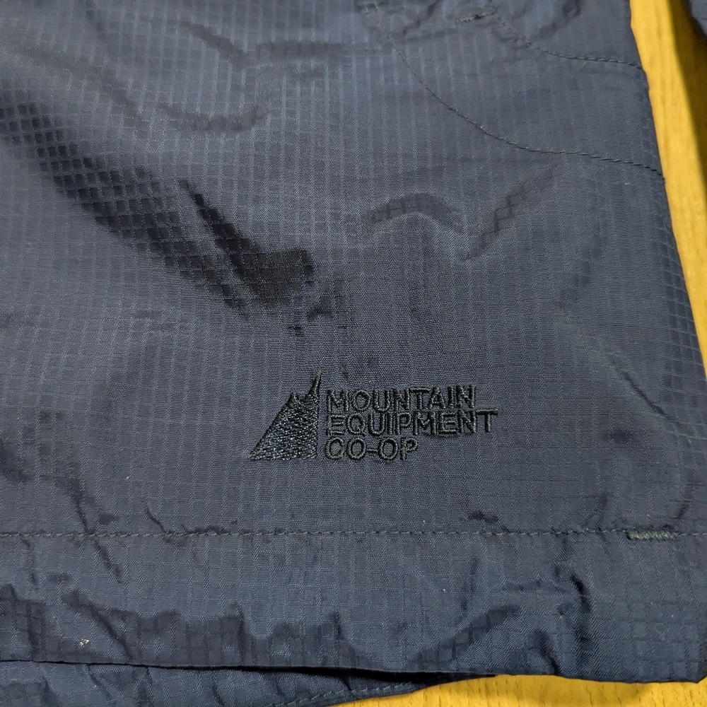 Mountain Hardware raincoat size S Women's - Picture 2 of 8